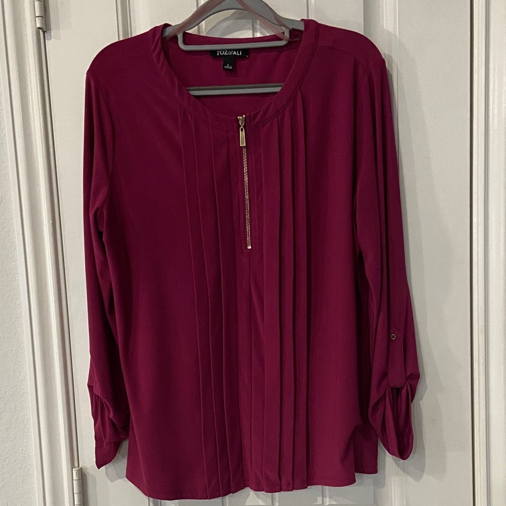 roz & Ali  Women's Deep Red Blouse with Zipper in perfect condition